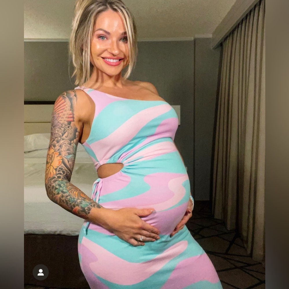 Fitted maxi dress with cutout